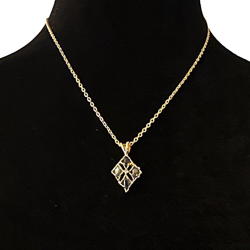 Gold Tone Pendant Necklace 18 Inch Length